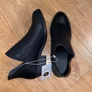 NWT universal thread black Nora booties